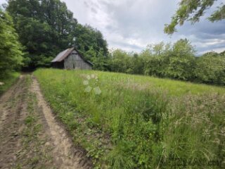 Građevinsko zemljište na brijegu – mir, privatnost i šuma be