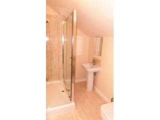 1 Bed Flat/Apartment To Let in..
