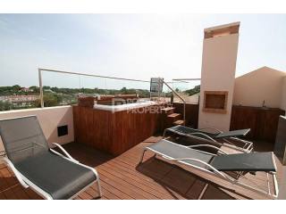 Two bedroom apartment with great sea..