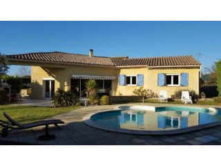 Villa With Pool And Views