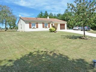 Light And Airy Bungalow With 3 Bedrooms..