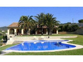 4 Bedrooms - Villa - Alicante - For Sale