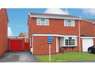 Charming And Spacious Three Bedroom..