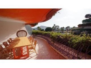 3 bedroom Apartment For Sale: Marina..