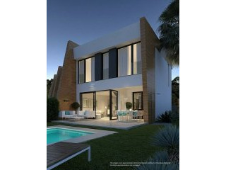 * LUXURY 3 BED, 3 BATH TOWNHOUSE WITH..