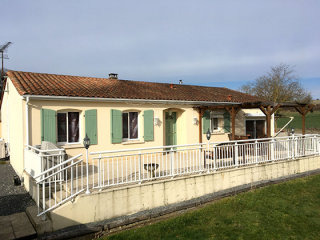 Beautiful 4-Bedroom Modern House With..