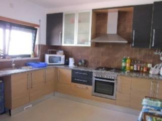 4 bed townhouse near Bombarral on the..