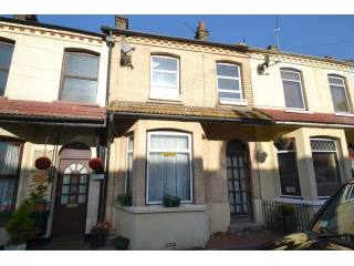 3 bedroom house in QUEENBOROUGH