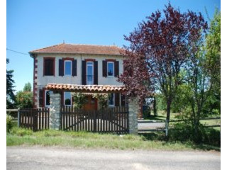 Stone house with pool & garden in..