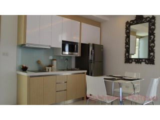 1 Bedroom Condo for sale in Pratumnak -..