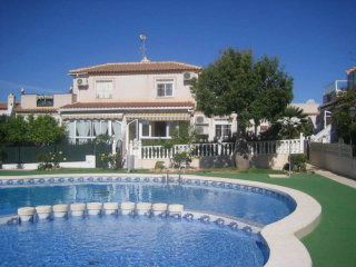 3 bed Villa Torrevieja Ref: LPERL406