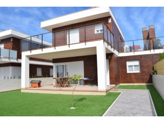3 Bedrooms - Villa - Alicante - For Sale