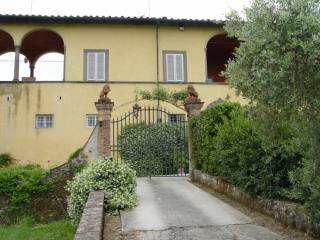 Villa - For Sale - South of Lucca - EUR..