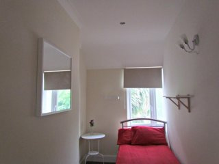 Single with single bed near Chiswick..