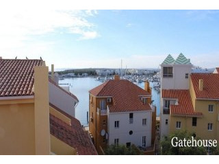 3 Beds Apartment With Sea Views For..