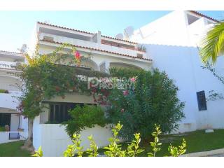 Spacious Duplex Apartment in Vale do..