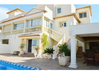 Well presented 5 bedroom semi detached..