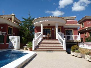 3 Bedrooms - Villa - Alicante - For Sale