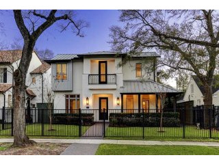 4 bedroom House For Sale: 2245 Albans..