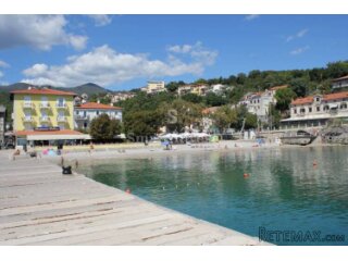 IKA, poslovno turistička zgrada prvi red do mora - prodaja