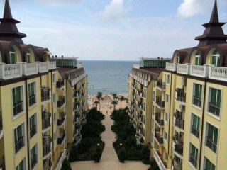 1 BED beach front apartment, Elenite..