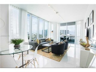 1 bedroom Flat For Sale: 6799 COLLINS..