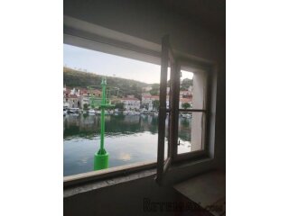 Kuća prvi red do mora za rekonstrukciju