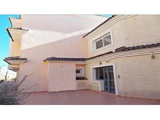 A SPACIOUS 2 BED 2 BATH APARTMENT