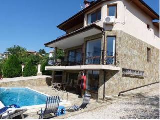 Villa 297m2 Met 485m2 Tuin En Uitzicht..
