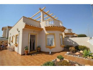 2 bedroom detached house for sale