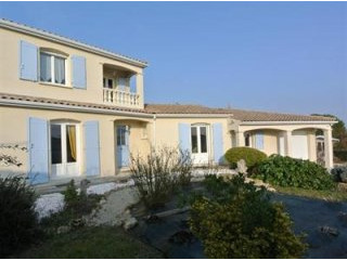 4 Bedrooms - Villa - Poitou-Charentes..