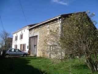 EC0229al Spacious Renovated Stone..