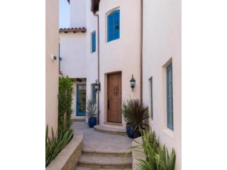 3 bedroom Apartment For Sale: 128..