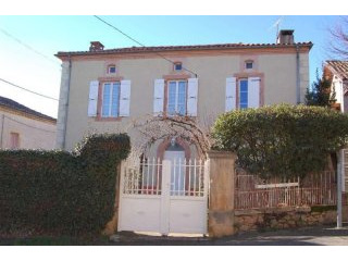 Village House With Garden Close To Shops