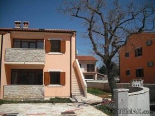 NOVA KUĆA S 2 STANA S POGLEDOM NA MORE!