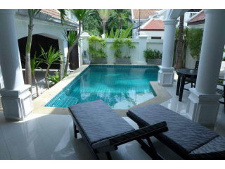Na Jomtien Beach Ocean laneThai Bali..