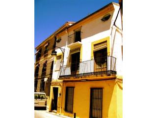 Town House - This ideally located house..