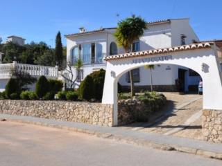 2 Bedrooms - Villa - Alicante - For Sale