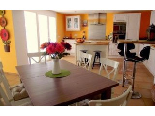 3 bedrooms and 3 bathrooms apartment..