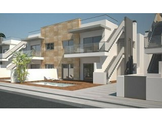 * LUXURY 3 BED APARTMENT - 800 METRES..