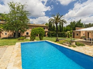 Stunning Country Home Close To The..