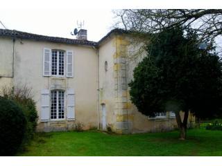 Lovely Logis With 1 Bed Gite And Studio..