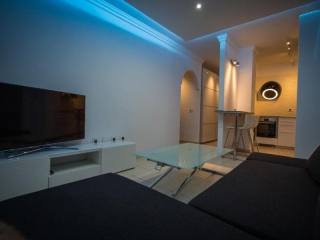 2 bedroom Apartment property for sale..