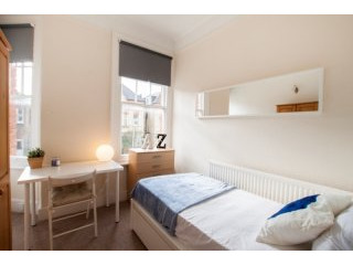 Single with single bed near East Putney..