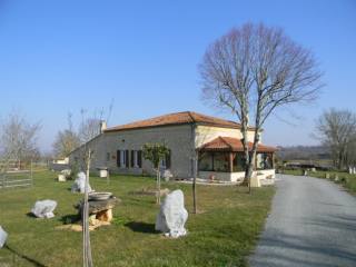 Restored Stone Farmhouse With Superb..