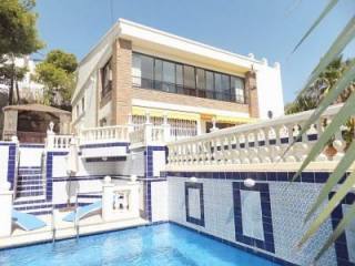 4 Bedrooms - Villa - Alicante - For Sale