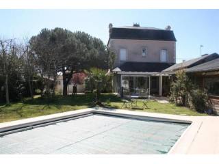 6 bedroom House For Sale: 86600 LUSIGNAN