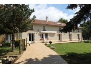 Nr Chef Boutonne - for sale : large 6..