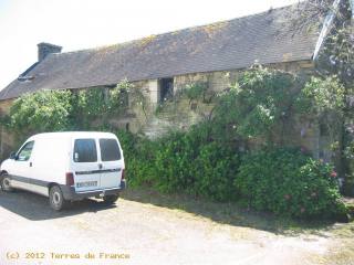 Batiment En Pierre À Renover Le Trevoux..