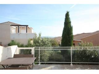 Beautiful 2 Bed Apt With Terraces & Sea..
